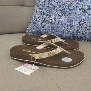 Skechers Yoga Foam sandals natural NWT